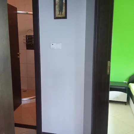 Pearl Apartment *