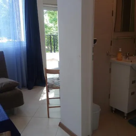 Pearl Apartment *